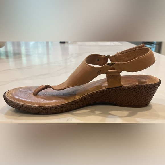 Born brand, tan/brown leather wedge sandals - Picture 2 of 3